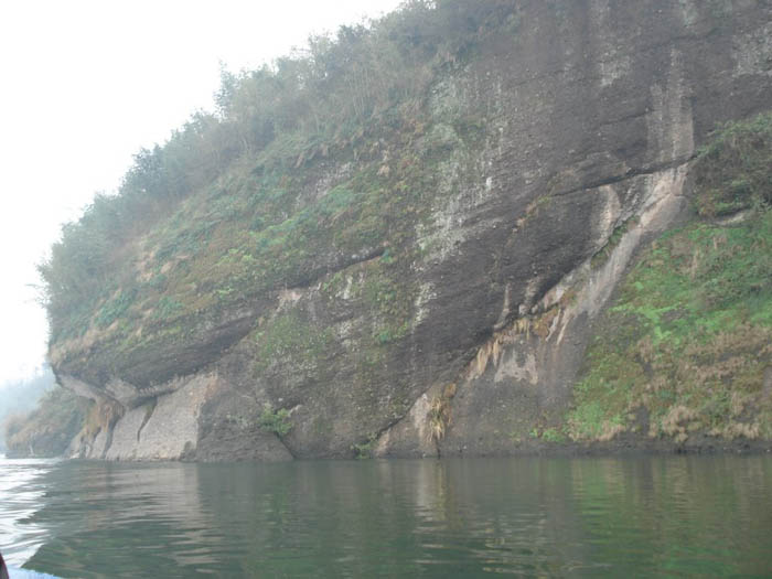 湖光山色明月山