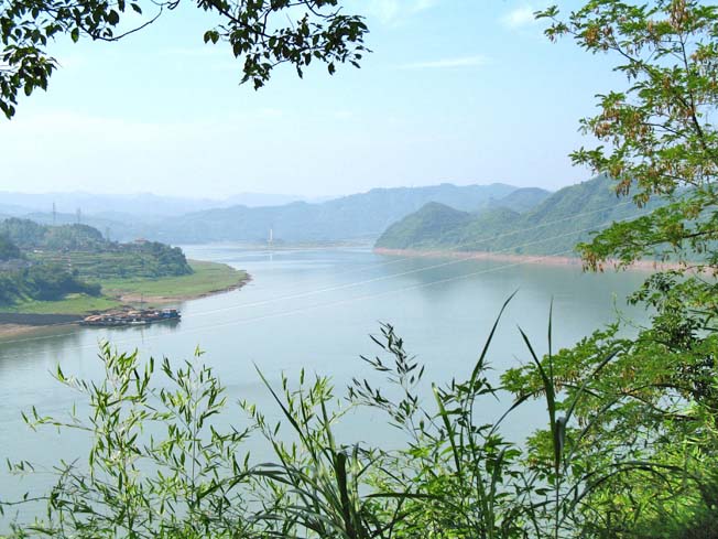 滚滚沅江东逝水