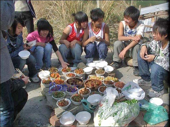 三中学生蓝溪野炊