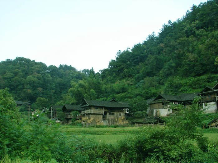 张家坪的农家木屋