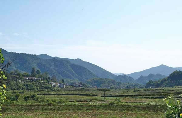 秋高气爽的沅陵县张家坪乡村野风光