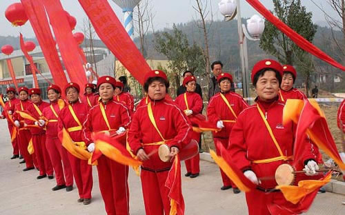沅陵县高速公路开通啦,打鼓的婶们,年轻了许多!