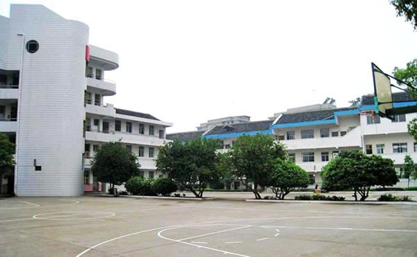 沅陵县荷花池小学校园