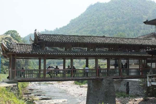 魅力火场土家风雨桥