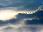 云雾缭绕宛如仙境的齐眉界